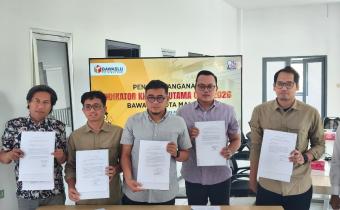 Seluruh Jajaran Pimpinan Bawaslu Kota Malang menandatangani IKU 2026 siang tadi (12/08).
