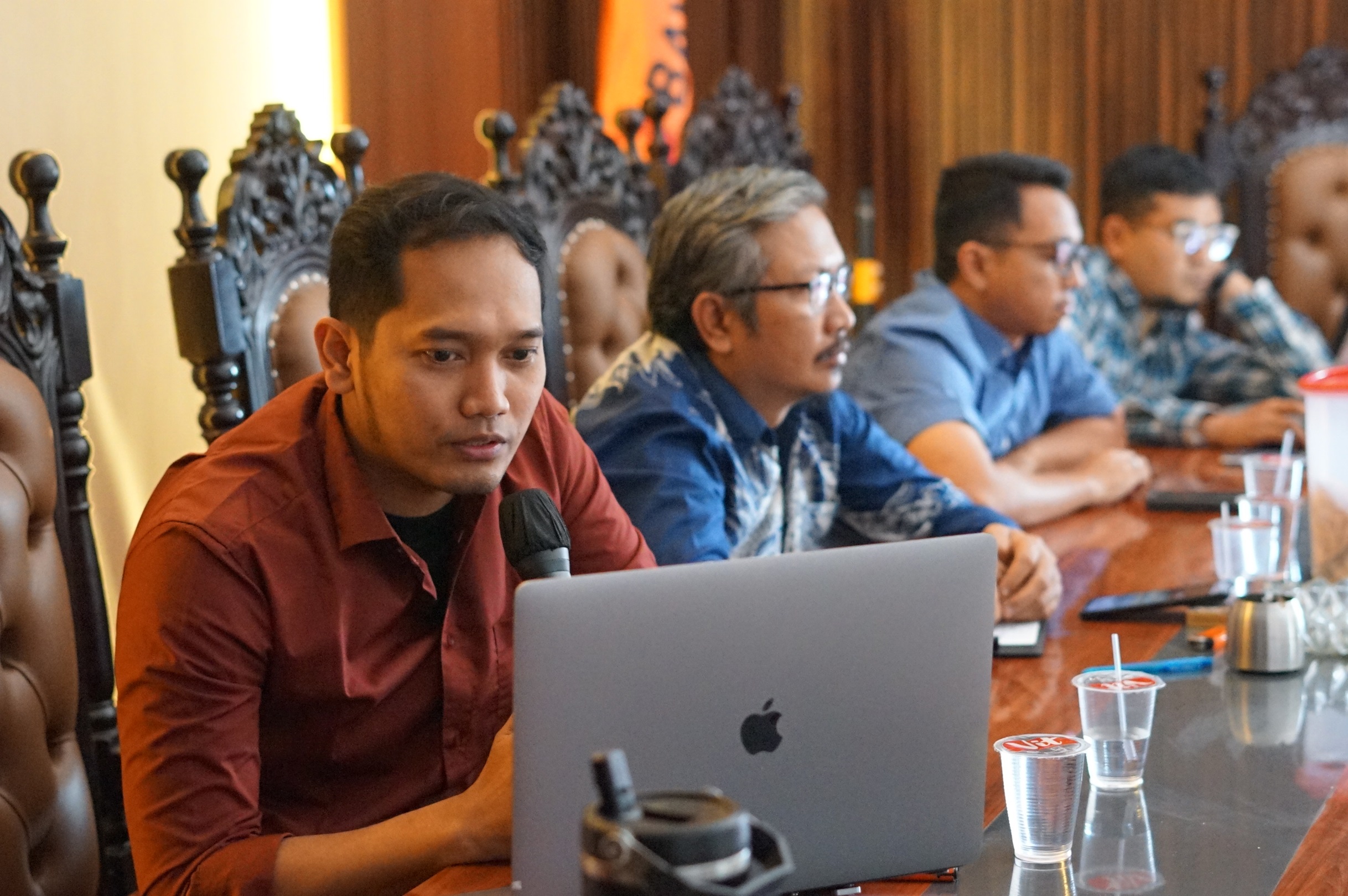 Ketua Bawaslu Kota Malang, M. Arifudin, saat menjadi narasumber dalam kegiatan Peer Learning Penguatan Kelembagaan yang digelar Bawaslu Provinsi Jawa Timur, Kamis (11/9).