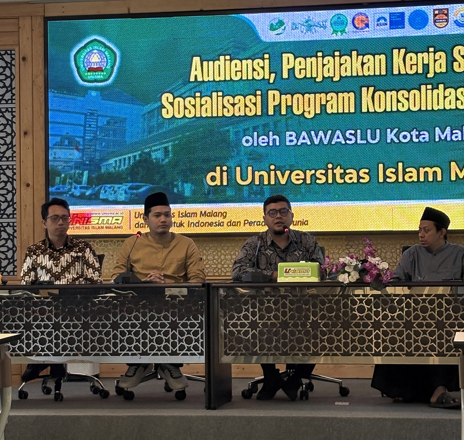 KOLABORASI Perwakilan Bawaslu Kota Malang bersama jajaran Universitas Islam Malang dalam kegiatan audiensi dan penjajakan kerja sama sebagai bagian dari sosialisasi program konsolidasi kelembagaan.