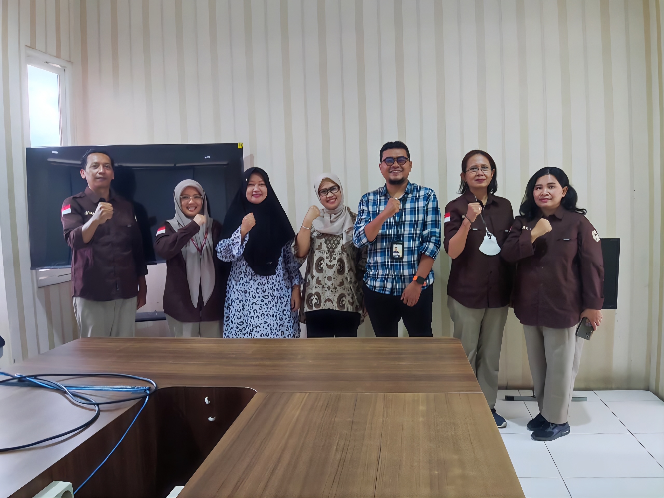 KOMITMEN Jajaran Bawaslu Kota Malang dan Universitas Waskita Dharma berfoto bersama usai melaksanakan audiensi penjajakan kerja sama sebagai langkah awal kolaborasi strategis.