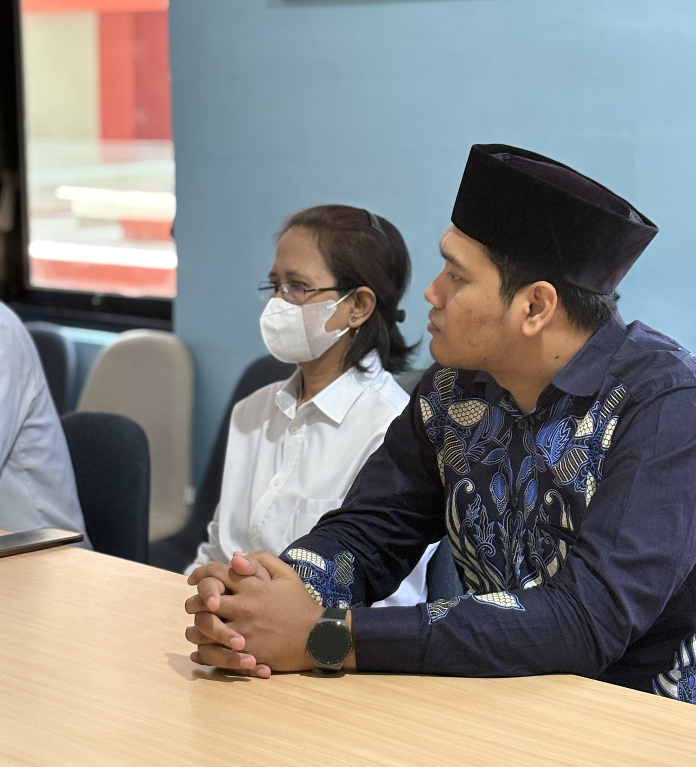 PENYAMPAIAN TUJUAN Ketua Bawaslu Kota Malang, Mochamad Arifudin, S.Hum., menjelaskan bahwa audiensi ke MAN 2 Kota Malang bertujuan membangun sinergi edukasi kepemiluan, memperkuat partisipasi pengawasan dikalangan pelajar, serta menanamkan nilai demokrasi dan integritas sejak dini.