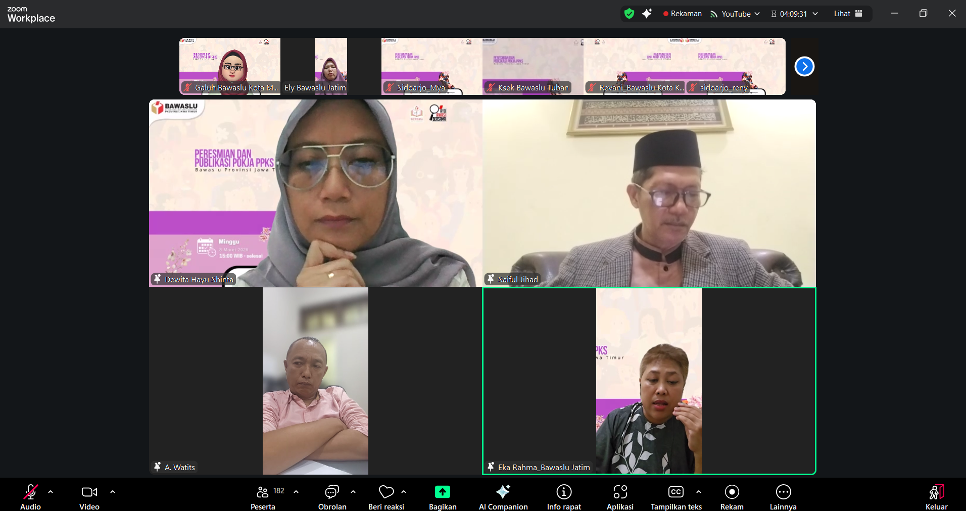 DISKUSI Pimpinan Bawaslu Provinsi Jawa Timur bersama narasumber mengikuti dialog dalam kegiatan peresmian dan publikasi Pokja Pencegahan dan Penanganan Kekerasan Seksual (PPKS) Bawaslu Provinsi Jawa Timur. Forum ini menjadi ruang penguatan komitmen kelembagaan dalam mendorong keadilan gender serta pencegahan kekerasan seksual di lingkungan kerja.