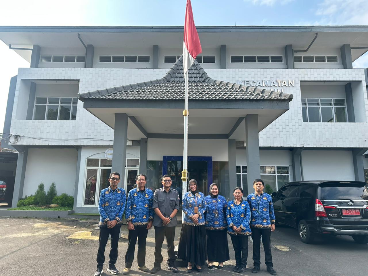 SINERGI Bawaslu Kota Malang bersama jajaran Kecamatan Sukun usai audiensi dan pembahasan rencana kerja penyusunan adendum Nota Kesepahaman sebagai langkah penguatan pengawasan partisipatif dan pendidikan demokrasi di tingkat wilayah.