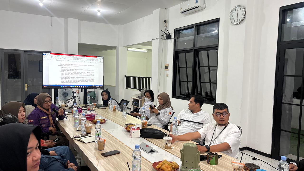 KOORDINASI Bawaslu Kota Malang bersama Kwarcab Kota Malang membahas persiapan kepengurusan Saka Adhyasta Pemilu.