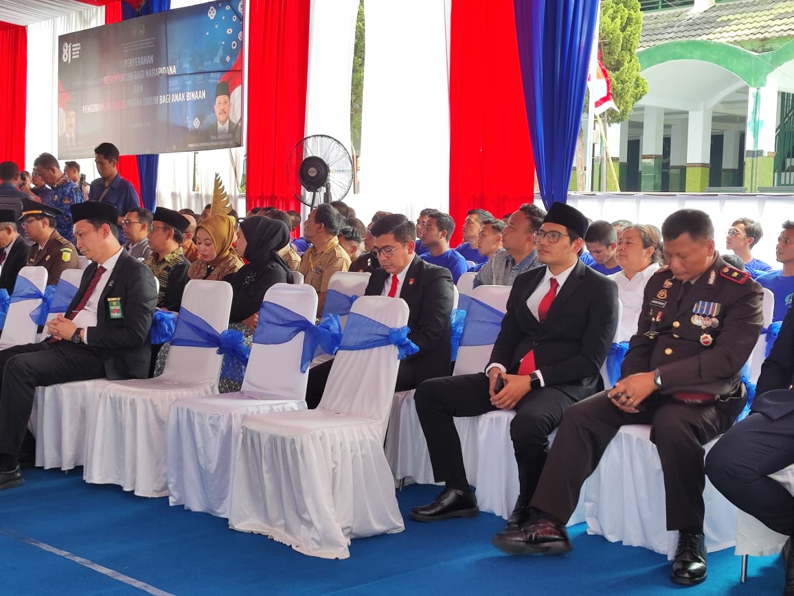 SINERGI Bawaslu Kota Malang menghadiri kegiatan penyerahan remisi dalam rangka HUT ke-81 Kemerdekaan Republik Indonesia di Lapas Kelas I Malang, Senin (17/8/2026), bersama unsur pemerintah dan pemangku kepentingan di Kota Malang.