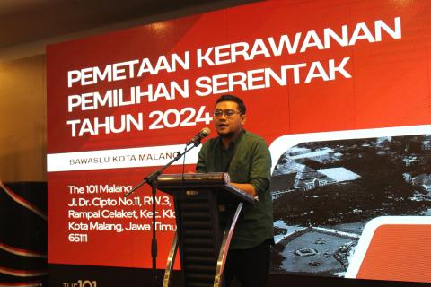 BAHAS MENDETAIL: Hasbi menjelaskan hasil pemetaan kerawanan Pemilihan Serentak tahun 2024 di wilayah Kota Malang.