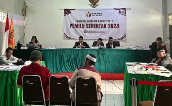 Suasana persidangan pelanggaran administratif Pemilu Serentak 2024 kemarin (21/03) di Kantor Bawaslu Kota Malang.