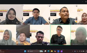 Bawaslu Kota Malang mengikuti “Cangkrukan Demokrasi” yang digelar Bawaslu Provinsi Jawa Timur secara daring pada Selasa (19/5/2026) sebagai upaya memperkuat komunikasi publik, literasi demokrasi, dan pengawasan partisipatif bersama seluruh Bawaslu kabupaten/kota se-Jawa Timur.