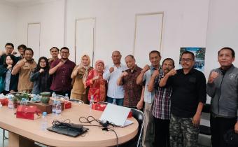 KOLABORASI Bawaslu Kota Malang bersama jajaran Kelurahan Kebonsari dan unsur kewilayahan memperkuat sinergi dalam mendukung pengawasan Pemutakhiran Data Pemilih Berkelanjutan (PDPB) melalui pelaksanaan uji petik di wilayah Kelurahan Kebonsari, Selasa (1/9/2026).
