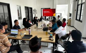 PEMAPARAN Jajaran Bawaslu Kota Malang mengikuti rapat staf yang membahas Manajemen Talenta dan pemutakhiran data ASN, sebagai bagian dari penguatan tata kelola sumber daya manusia dan penerapan sistem merit di lingkungan Bawaslu.